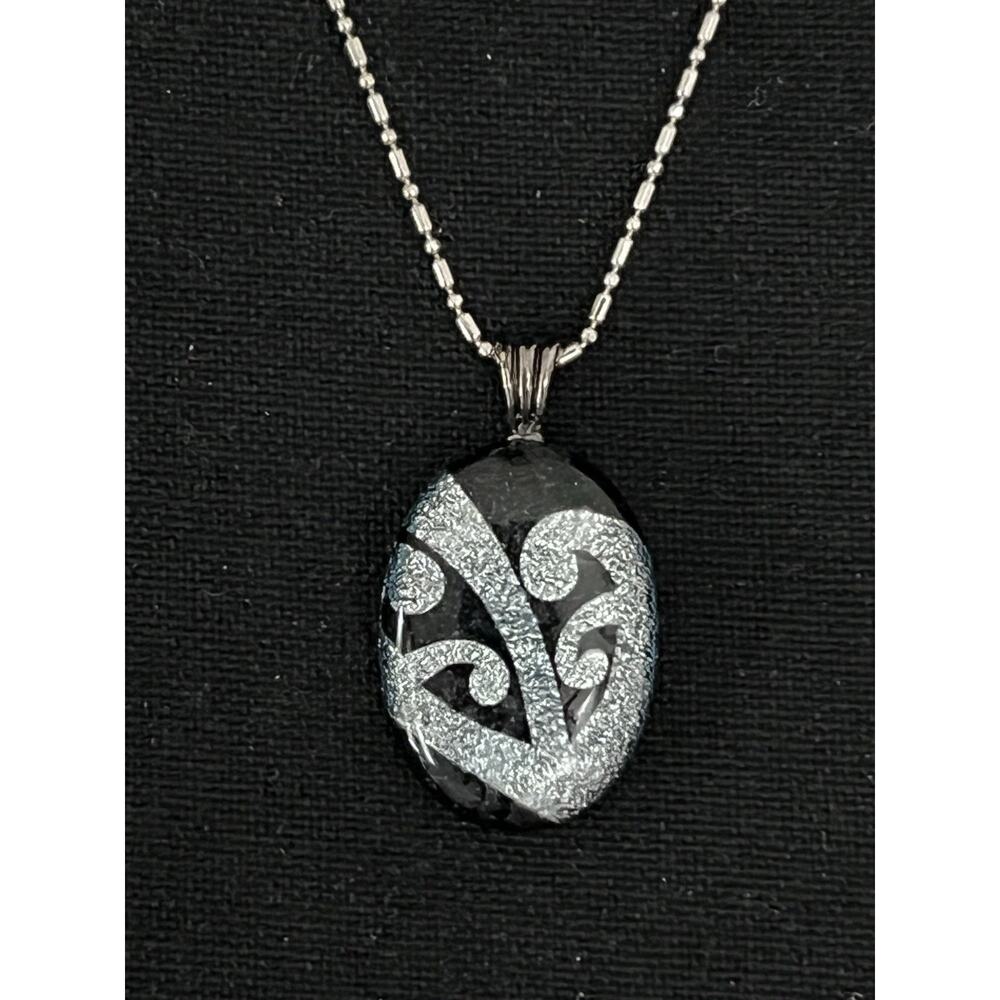 Handmade Pendant Necklace New Zealand Epoxy Or Resin? Glitter Artisan Souvenir